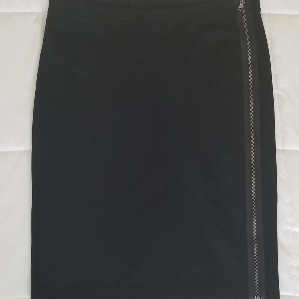 Gap skirt